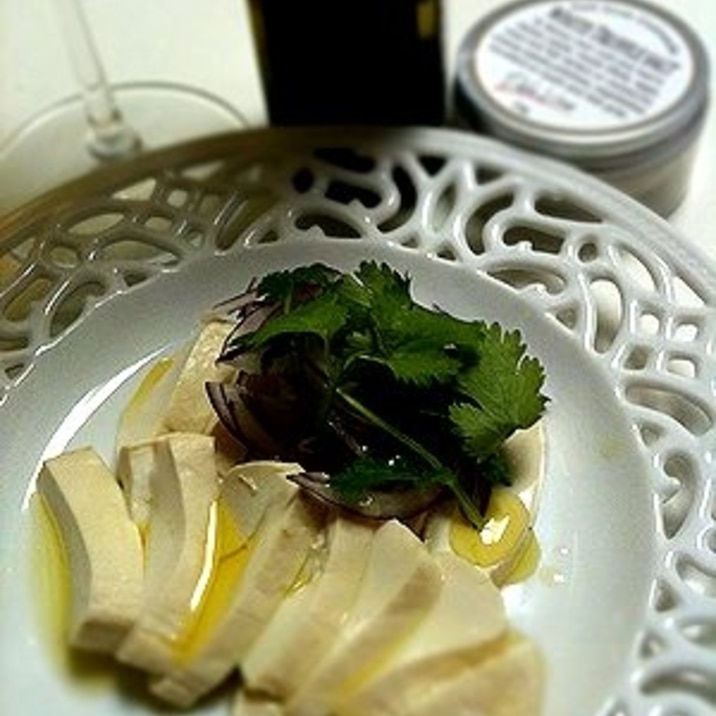トリュフ塩で作る香り高い塩豆腐